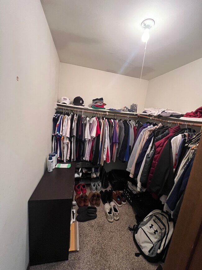 Building Photo - 775 Gerten Ave