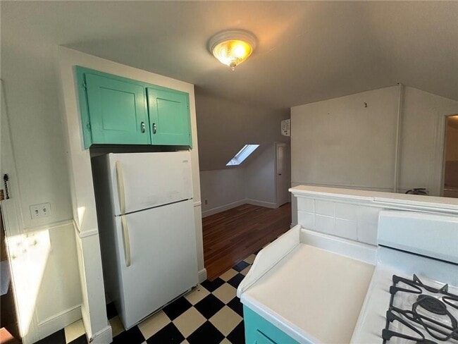 Building Photo - 712 Hope St