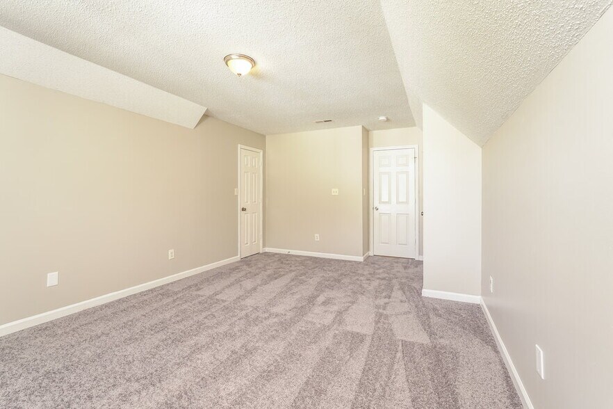 Building Photo - 2263 Briar Glen Rd
