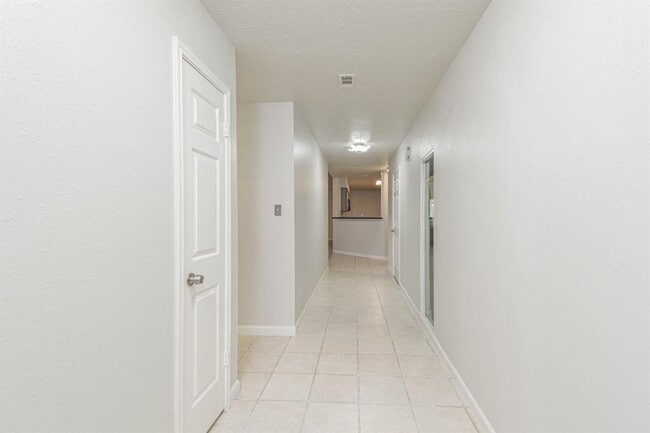 Building Photo - 8914 Emerald Heights Ln