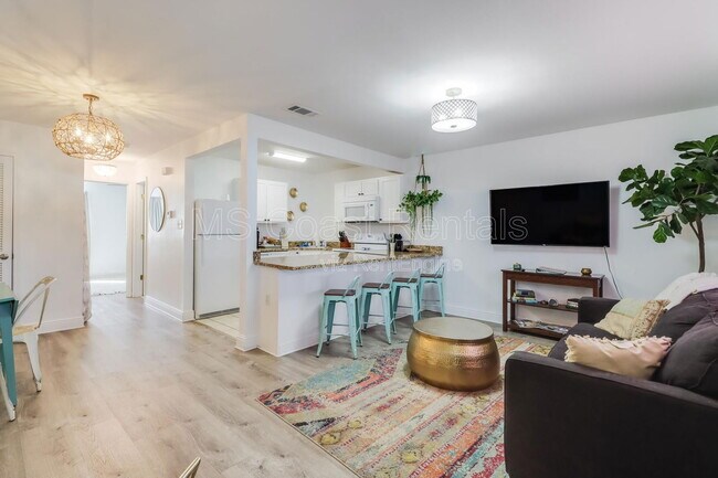 Primary Photo - 1664 Beach Blvd