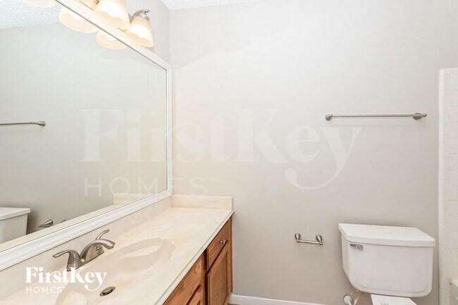 Building Photo - 50 Rockridge Dr