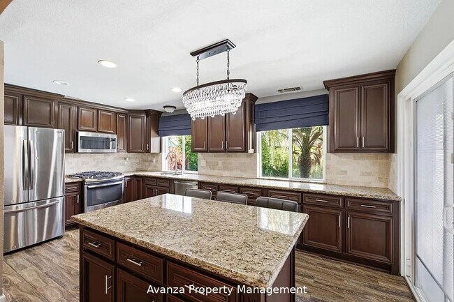Building Photo - Home for Rent 8735 N. Cedar Ave Unit 151, Fresno, CA 93720 3 Bedroom/2.5 Bath Condo in Fresno (Sh...
