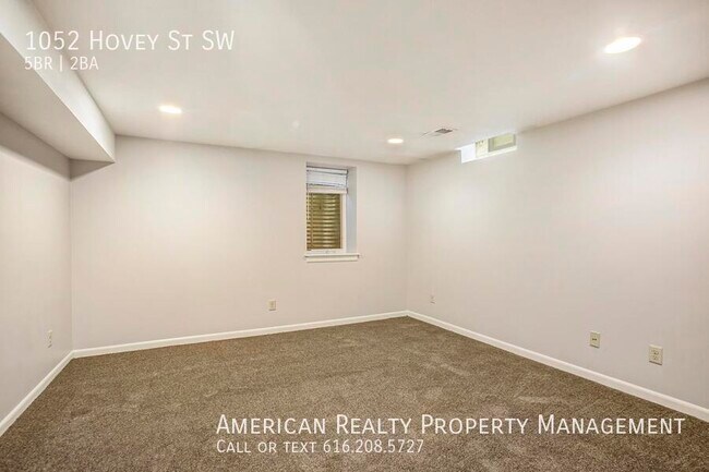 Building Photo - 1052 Hovey St SW