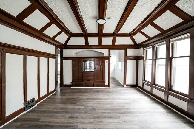 Building Photo - 3180 N 15th St