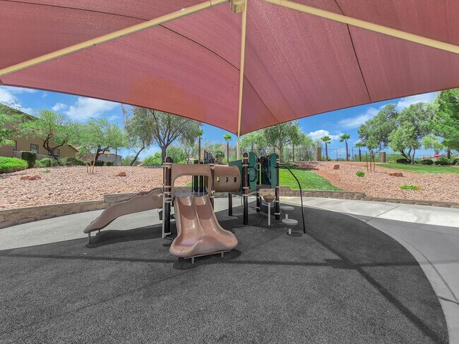 Building Photo - Beautiful Two bedroom 2 1/2 bath