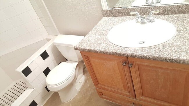 Building Photo - 9809 Richmond Ave.