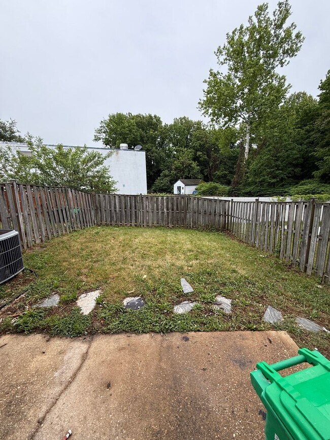 Building Photo - 5853 Suitland Rd