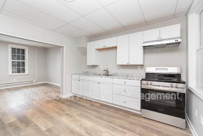 Building Photo - 608 North St