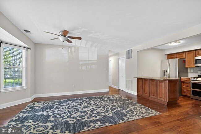 Building Photo - 119 Commonwealth Ct