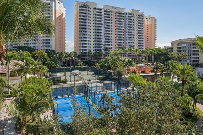 Building Photo - 717 Crandon Blvd