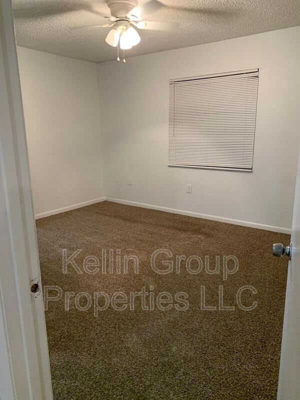 Building Photo - 858 Fox Lake Dr