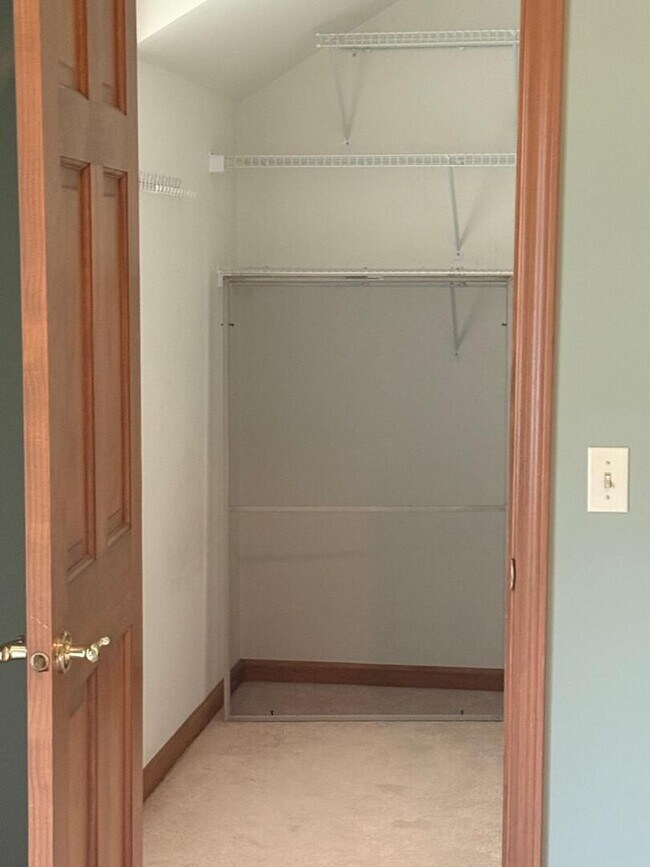 Building Photo - 2286 Brookside Ln