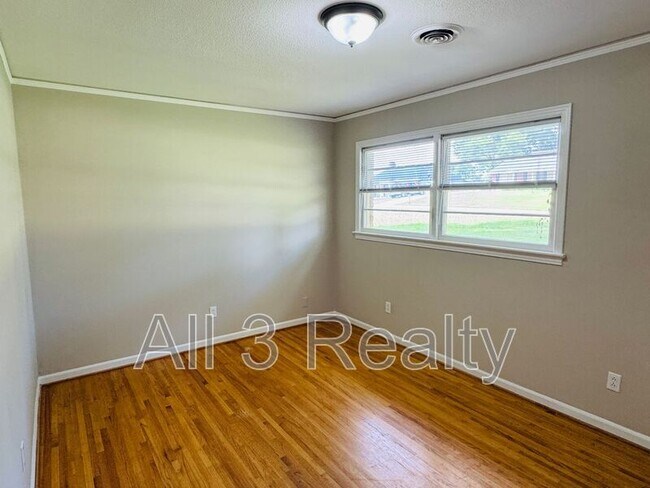 Building Photo - 2649 Burkelaun Dr