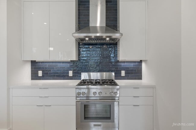 Building Photo - 80 28th St