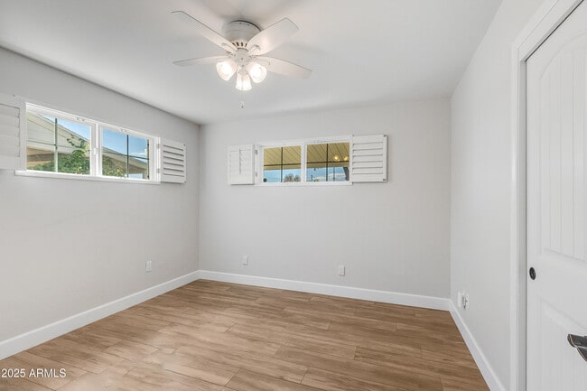 Building Photo - 808 E Cavalier Dr