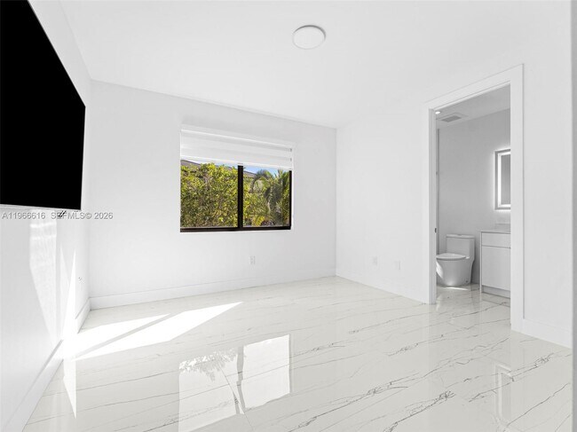 Building Photo - 17902 SW 149th Ct