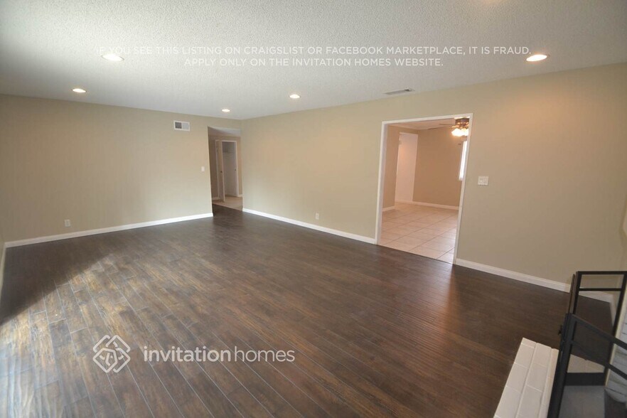 Building Photo - 3188 Darlington Dr