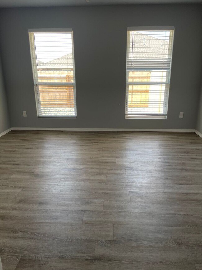 Building Photo - 3 bed 2 bath - Lubbock ISD