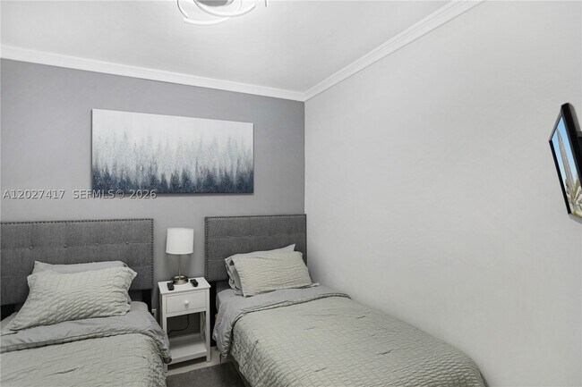 Building Photo - 4775 Collins Ave