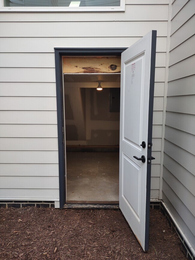 Building Photo - 1013 Page St