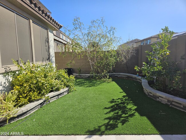 Building Photo - 9799 W Cashman Dr
