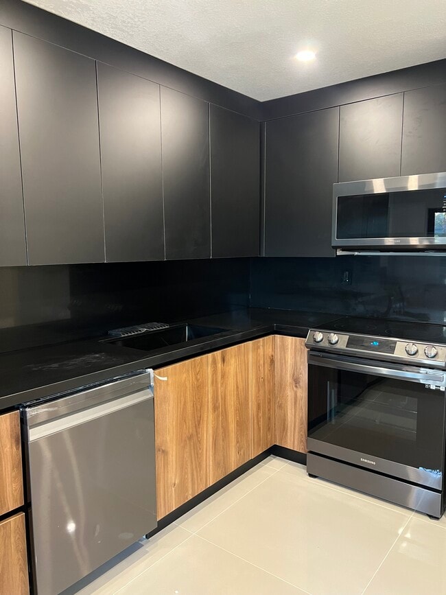 Building Photo - 3511 NW 35th Ave