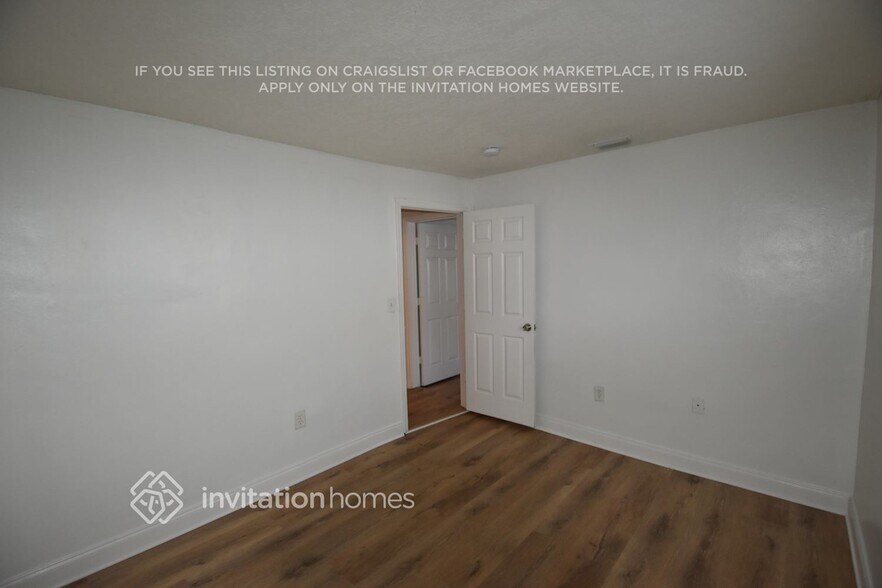 Building Photo - 8841 NW 21st Manor