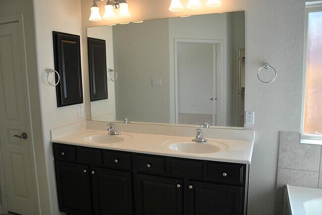 Building Photo - 4215 Canton Crest Dr