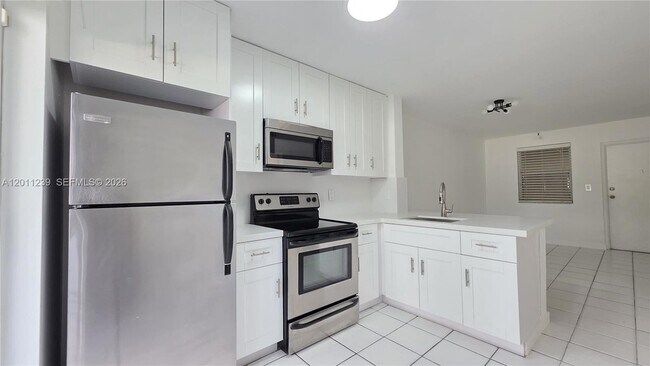 Building Photo - 2575 SW 27th Ave