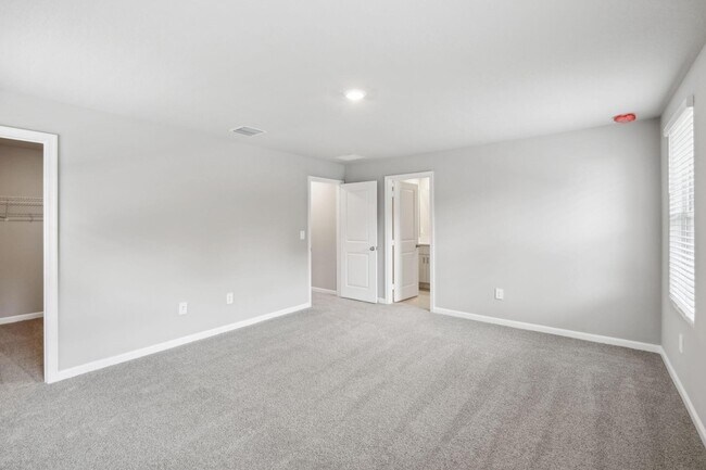 Building Photo - 423 Salisbury Cir