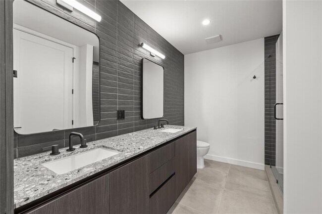 Building Photo - 84 East Ave