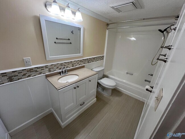 Building Photo - 6620 Willow Pointe Dr NW