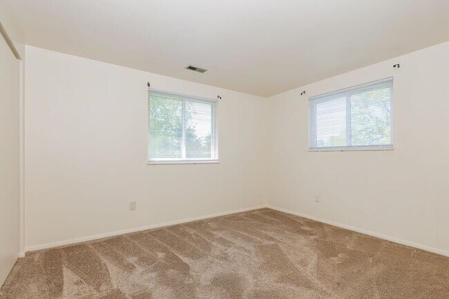 Building Photo - 3611-3625 Charlotte Dr
