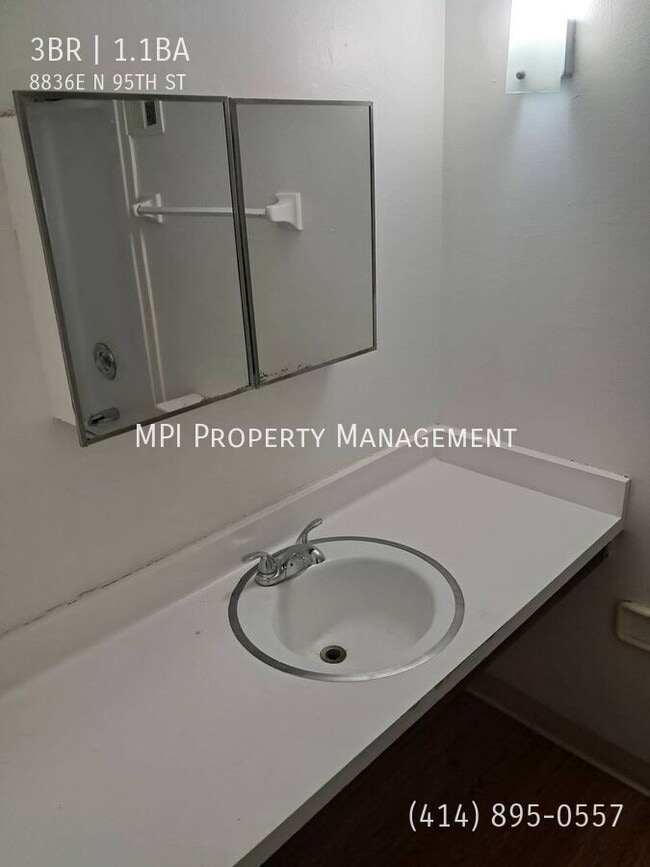 Building Photo - 8836E N 95TH St