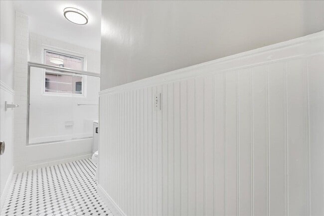 Building Photo - 134 Clifton Pl