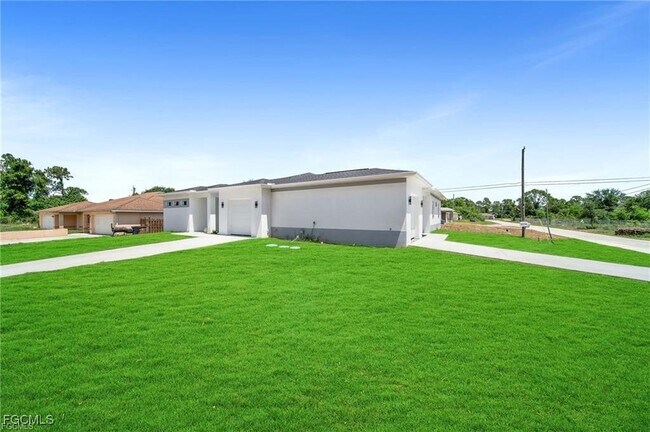 Building Photo - 4768 Nelson Dr