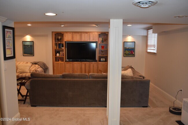 Building Photo - 63 Hearthstone Dr