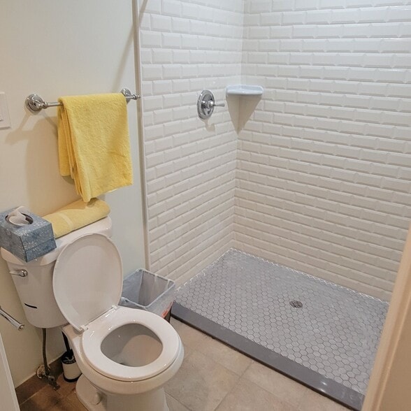 Bathroom - 8412 Bells Mill Rd