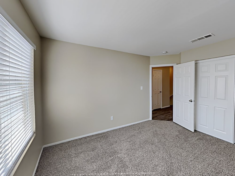 Building Photo - 5724 Pebble Rock Dr