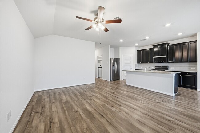 Building Photo - 7035 Toluca Dr