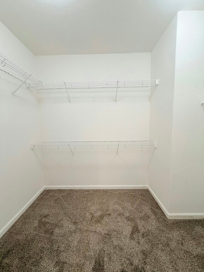 Building Photo - 252 W Terraza Way