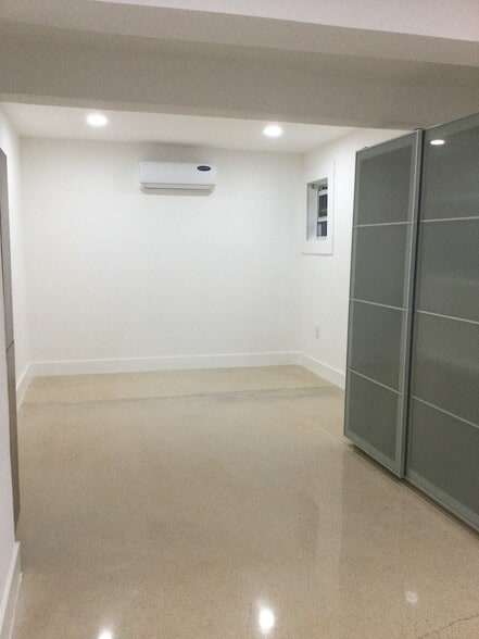 Room Area - 10255 SW 34th St