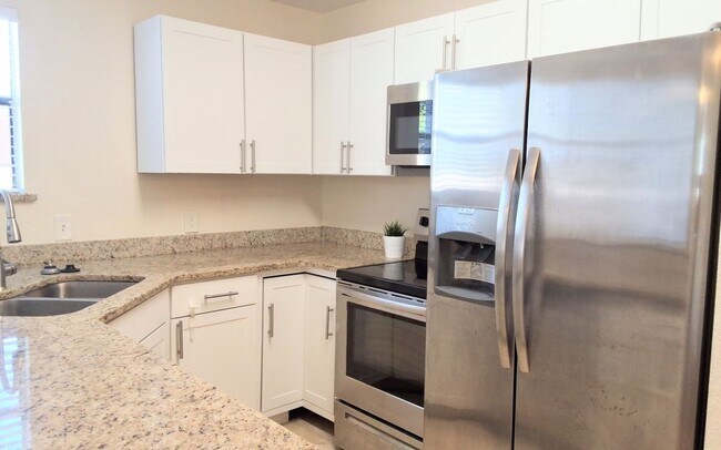Building Photo - Beautiful Winter Park 2/2 Condo on the fir...