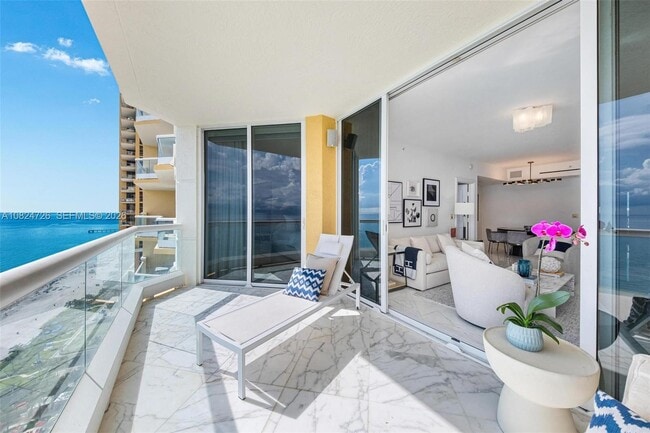 Building Photo - 17875 Collins Ave