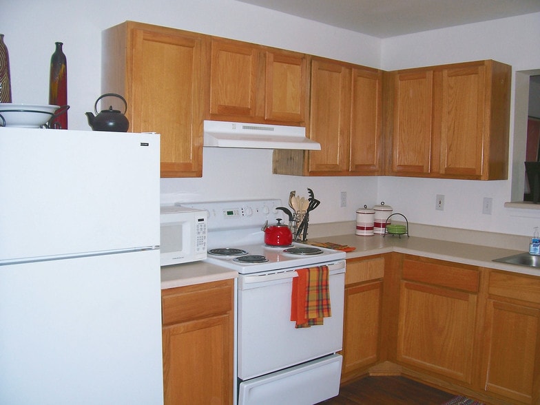 Building Photo - Crescent Pointe Townhomes