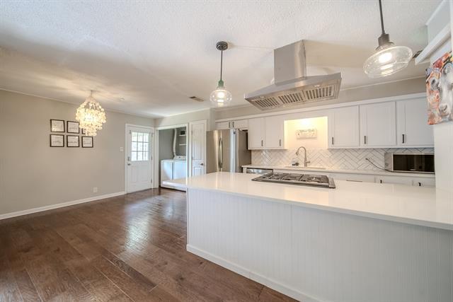 Building Photo - 807 Eastcliff Dr