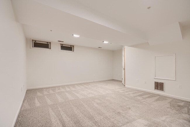 Building Photo - 9847 Bale Ct