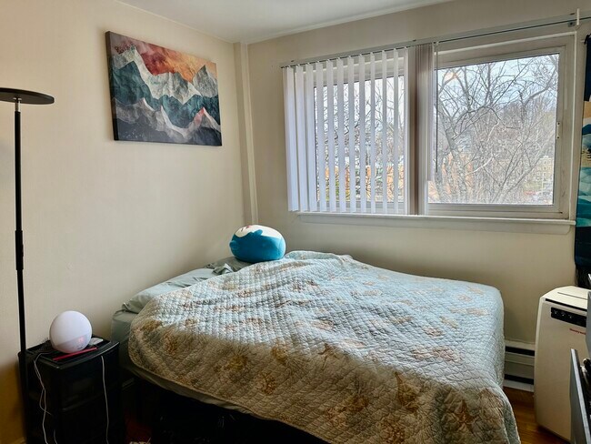 Building Photo - 199 Winthrop Rd