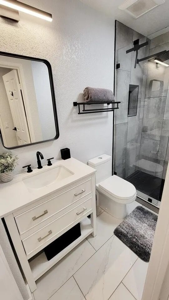 Building Photo - 2857 N Los Felices Rd